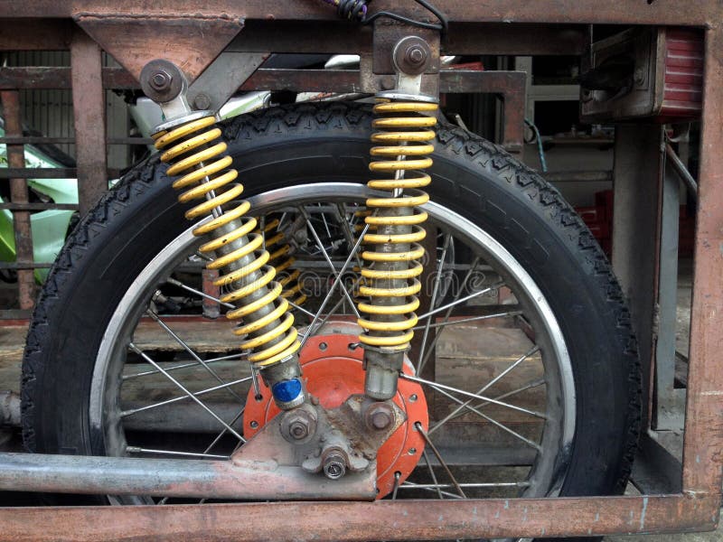 Amortiguador Del Choque Del Imagen de archivo - Imagen de bobina, espiral: 71481149
