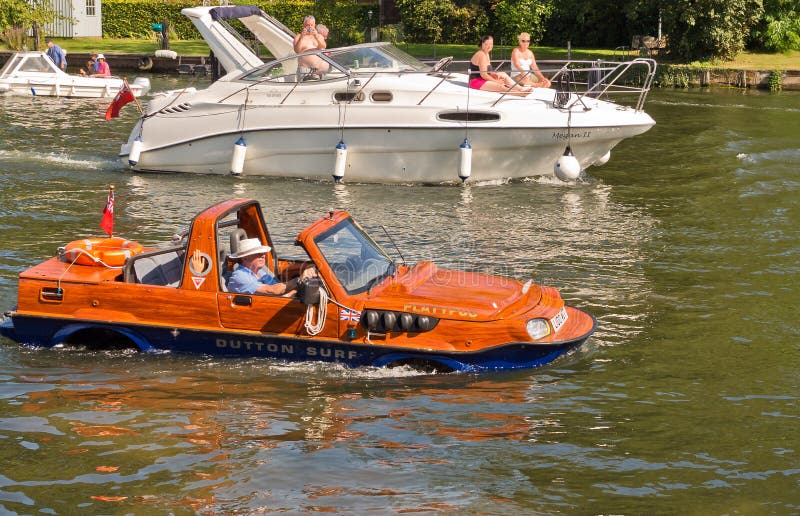 Amphibious Hybrid Car on River Thames