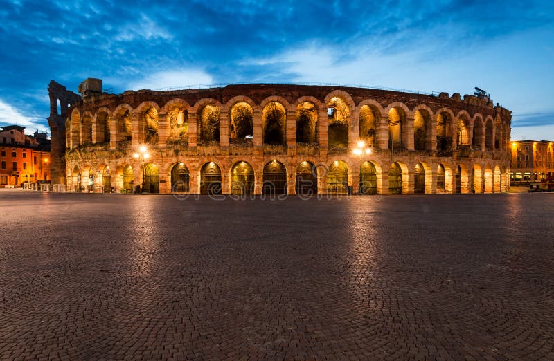 Arena, amphitheatre de Verona en Italia Arena, amphitheatre de Verona en Italia