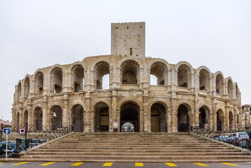 Amphitheatre romano en Arles - patrimonio mundial de la UNESCO en Francia fotografía de archivo Amphitheatre romano en Arles - patrimonio mundial de la UNESCO en Francia fotografía de archivo