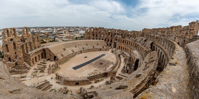 Amphith??tre D'EL Jem En Tunisie. Amphitheater Se Trouve Dans La Ville