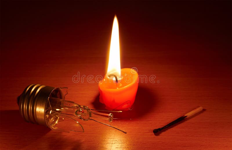 Ampoule et bougie cassées images libres de droits Ampoule et bougie cassées images libres de droits