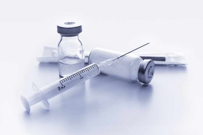 Ampoules et seringue médicales images libres de droits Ampoules et seringue médicales images libres de droits