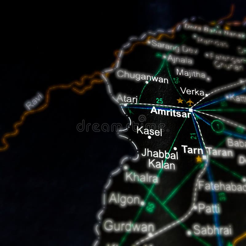Amritsar-stadsnamn som visas på en geografisk karta i Indien arkivfoton Amritsar-stadsnamn som visas på en geografisk karta i Indien arkivfoton