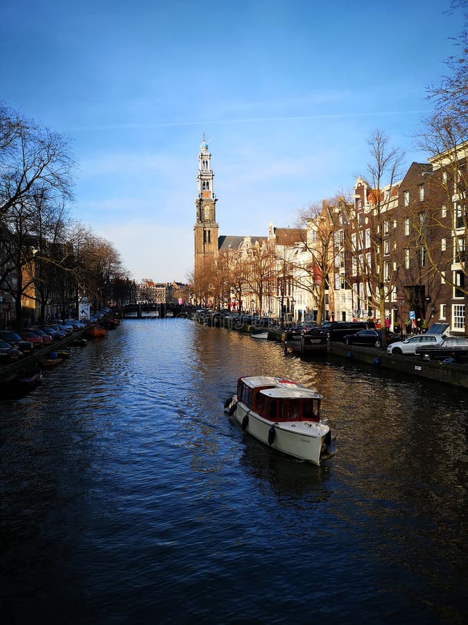 Amsterdam Gracht Schiff foto de archivo Amsterdam Gracht Schiff foto de archivo