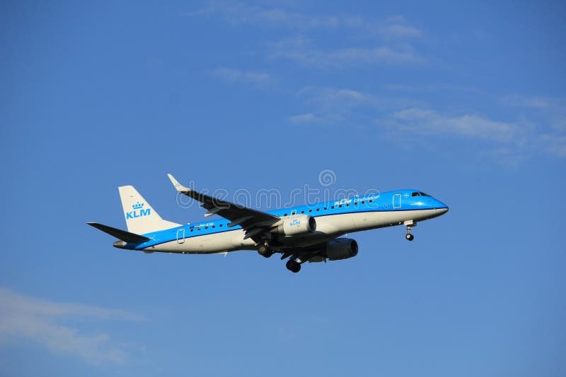Amsterdam i Paesi Bassi - può, ventesimo 2017: PH-EXD KLM Embraer fotografie stock Amsterdam i Paesi Bassi - può, ventesimo 2017: PH-EXD KLM Embraer fotografie stock