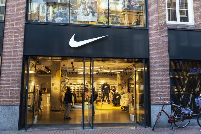 Geschiktheid smog Kennis maken Nike Sports Store in Amsterdam, Netherlands Editorial Stock Photo - Image of brand, sports: 183095353 Geschiktheid smog Kennis maken Nike Sports Store in Amsterdam, Netherlands Editorial Stock Photo - Image of brand, sports: 183095353