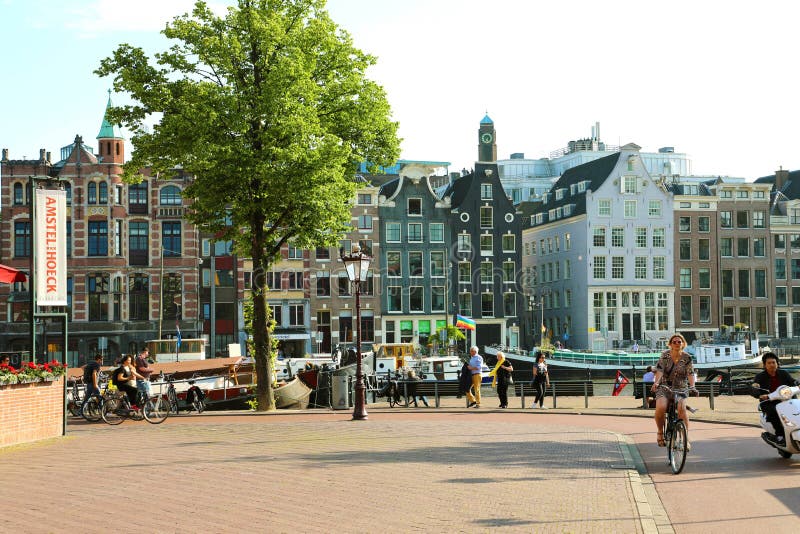 AMSTERDAM, PAYS-BAS - 6 JUIN 2018 : belle vue d'Amsterd photographie stock AMSTERDAM, PAYS-BAS - 6 JUIN 2018 : belle vue d'Amsterd photographie stock