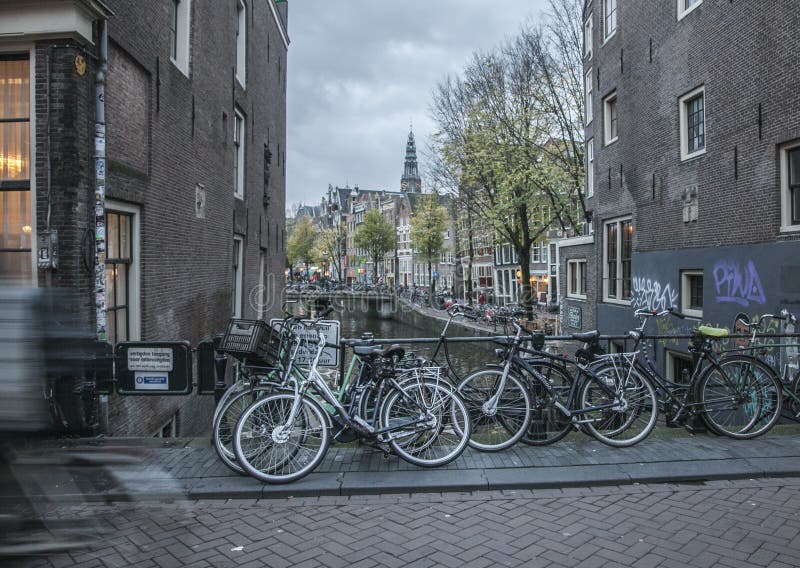 Amsterdam, Pays-Bas - soirée dans la ville photos stock Amsterdam, Pays-Bas - soirée dans la ville photos stock