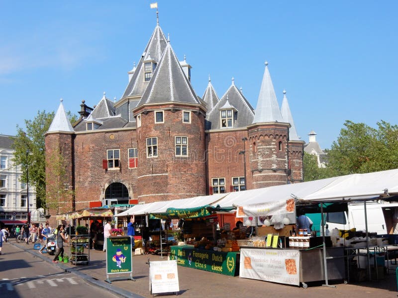 Amsterdam Waag zabytek, Nieuwmarkt kwadrat, jedzenie rynek obrazy royalty free Amsterdam Waag zabytek, Nieuwmarkt kwadrat, jedzenie rynek obrazy royalty free