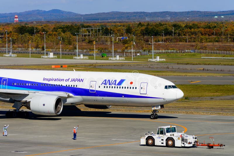 ANA Airplane entfernt sich lizenzfreie stockbilder ANA Airplane entfernt sich lizenzfreie stockbilder