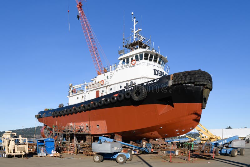 Tugboat Phyllis Dunlap at Dakota Creek Industries in Anacortes ...