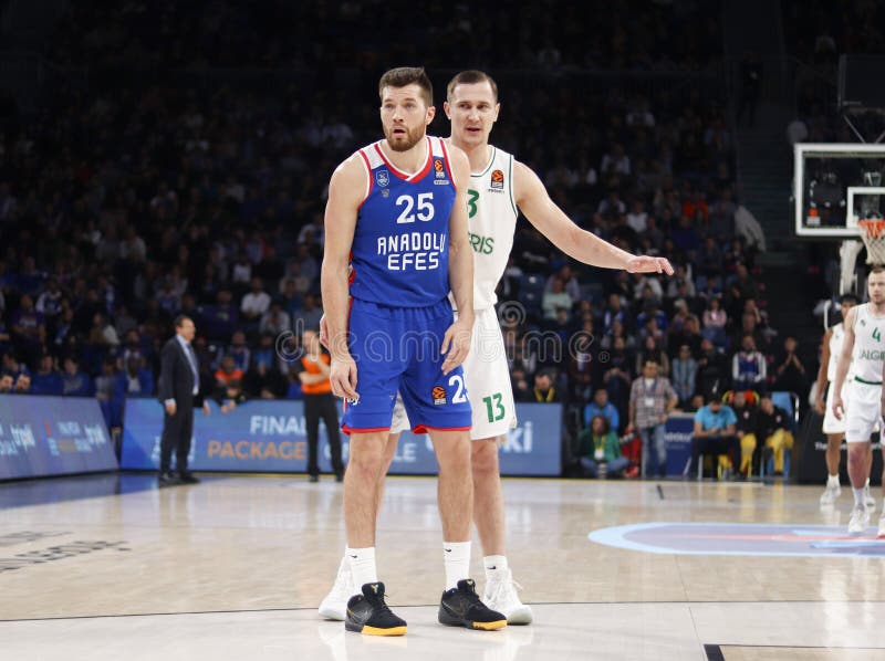 Anadolu Efes - Zalgiris Kaunas / 2019-20 EuroLeague Round 24 Game stock image Anadolu Efes - Zalgiris Kaunas / 2019-20 EuroLeague Round 24 Game stock image