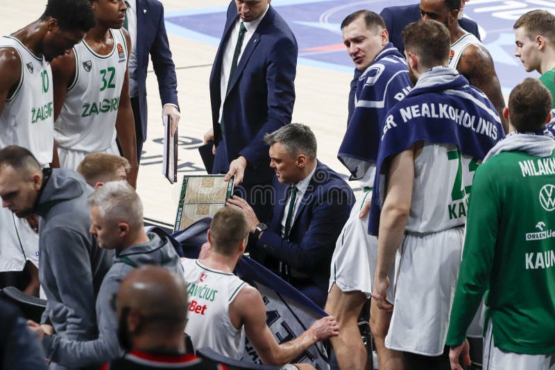 Anadolu Efes - Zalgiris Kaunas / 2019-20 EuroLeague Round 24 Game stock image Anadolu Efes - Zalgiris Kaunas / 2019-20 EuroLeague Round 24 Game stock image