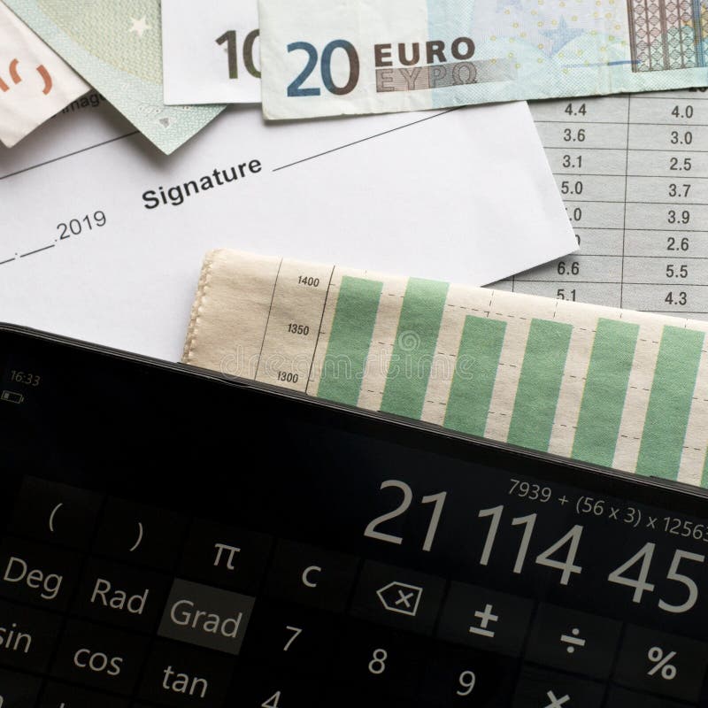 Analyse du marché afin de l'épargne d'investissement rentable photo stock Analyse du marché afin de l'épargne d'investissement rentable photo stock