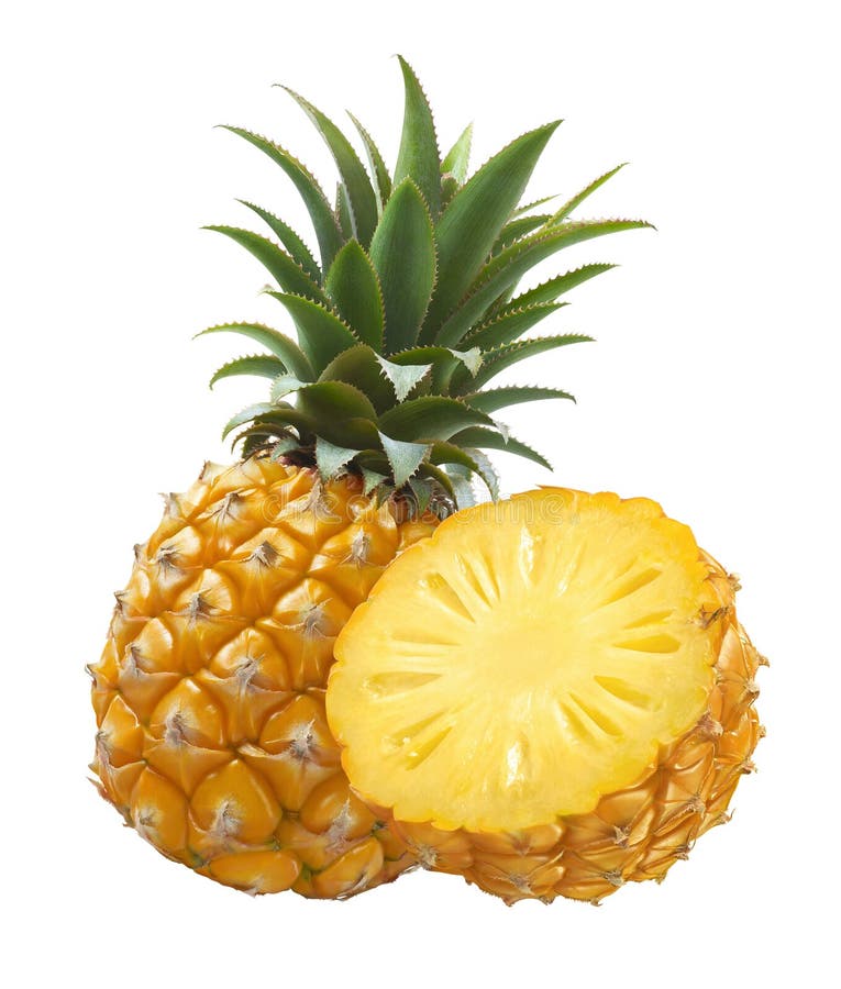 Ananas heel en half geïsoleerd op een witte achtergrond stock afbeeldingen