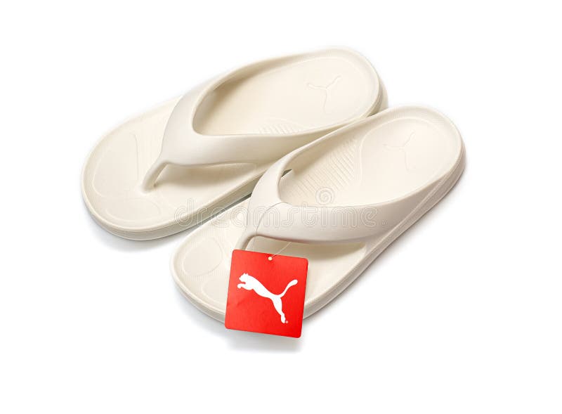 Puma Men White Black Flip Flops Thong Sandals-10 UK/India (44.5 EU)  (4059507783004) : Amazon.in: Fashion