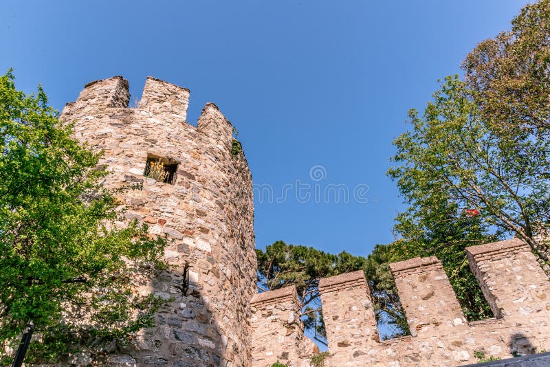 anatolian castle (anadolu hisari) in istanbul.historically known as guzelce  hisar(meaning proper castle) is a fortress located in anatolian (asian) si  Stock Photo - Alamy