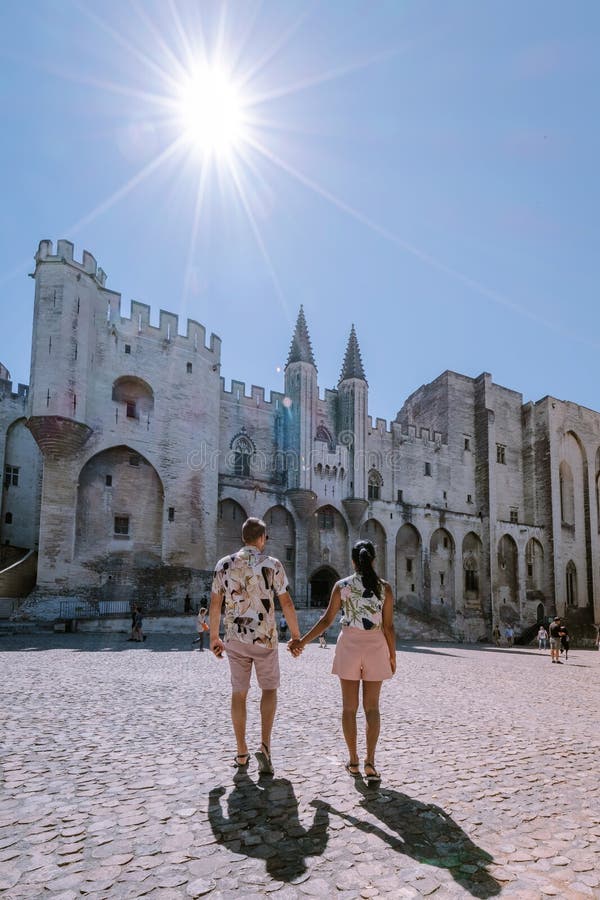 Ancienne saintbenezet south Provence France Avignon palais des papes d'Avignon France de voyage de ville de couples images stock