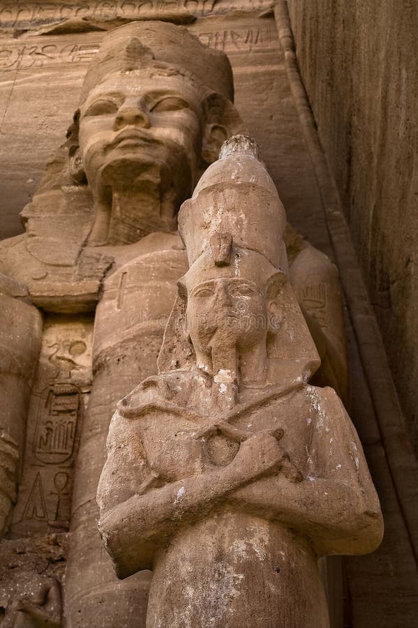 Ancient Egyptian carvings stock image. Image of statue 8009643