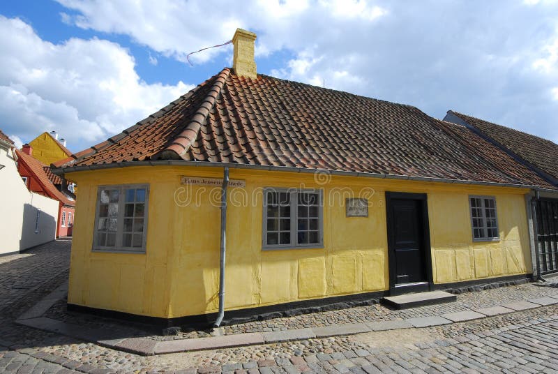 andersen det kristna denmark hans huset odense royaltyfria foton andersen det kristna denmark hans huset odense royaltyfria foton
