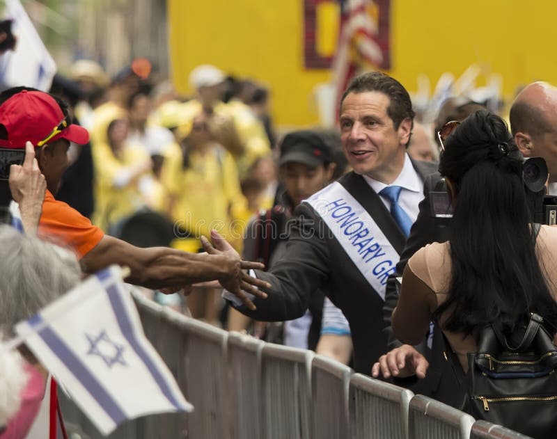 Andrew Cuomo bij 2015 New York viert Israel Parade stock foto's Andrew Cuomo bij 2015 New York viert Israel Parade stock foto's
