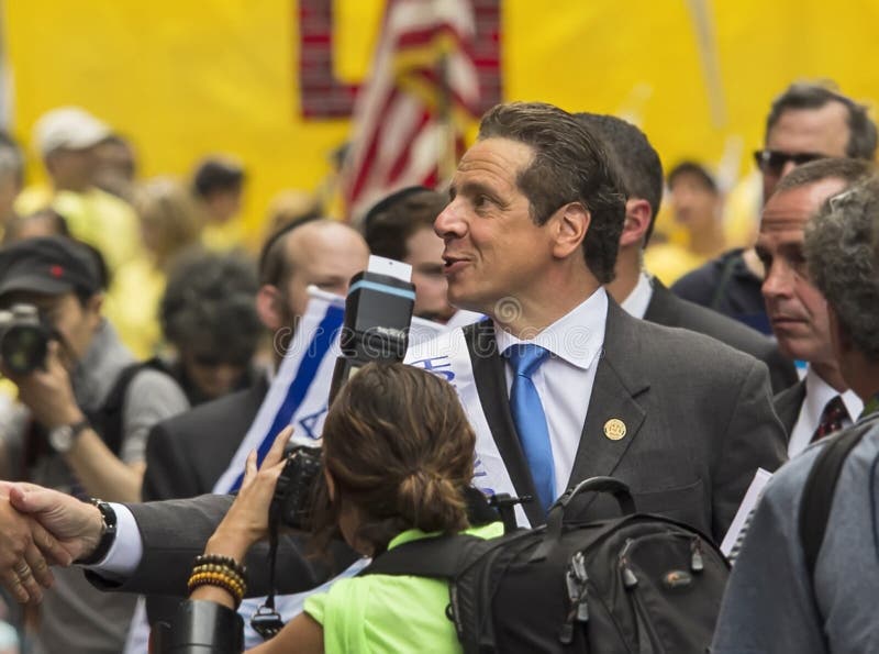 Andrew Cuomo przy 2015 Nowy Jork Świętuje Izrael paradę