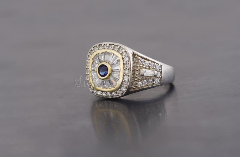 Anello Nuziale Da Uomo Con Design Milgrain Concavo Decentrato, Inserto In Argento Tungsteno Spazzolato, Anello Di Promessa Inciso Da 7 Mm - Italia - Foto 9