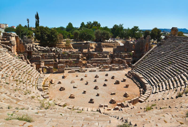 Anfiteatro antiguo en Myra, Turquía