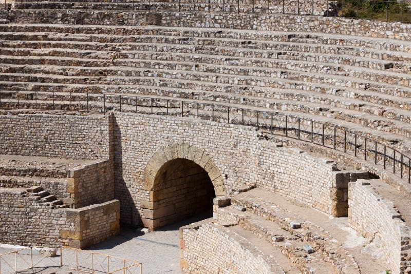 Colosseum Romano De Tarragona Imagen de archivo Imagen de nave