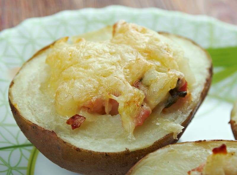 Angefüllte Ofenkartoffeln lizenzfreies stockfoto Angefüllte Ofenkartoffeln lizenzfreies stockfoto