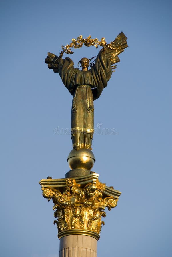 Angel Statue, Maydan Nezalejnosti, Kiev, Ukraine Picture. Image 4535564