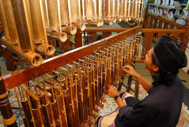 Angklung image stock Image du musique blanc fond Angklung image stock Image du musique blanc fond