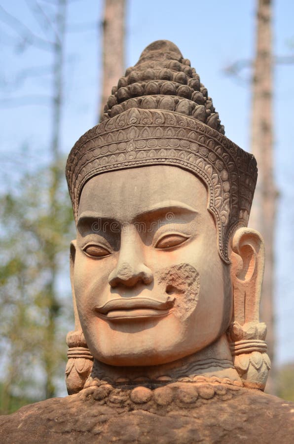 Angkor-Watt-Steinstatue des Khmer-Reiches und die empfindlichen Ruinen von Angkor stockfoto Angkor-Watt-Steinstatue des Khmer-Reiches und die empfindlichen Ruinen von Angkor stockfoto