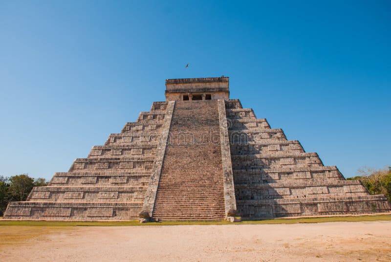 Anicent-Maya-Mayapyramide El Castillo Kukulkan in Chichen-Itza, Mexiko stockbilder Anicent-Maya-Mayapyramide El Castillo Kukulkan in Chichen-Itza, Mexiko stockbilder