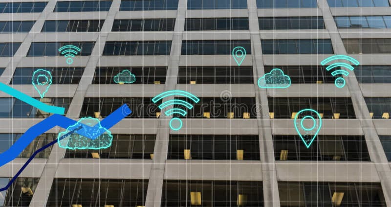 Animación del procesamiento de datos de iconos de nube y wifi sobre la construcción almacen de video