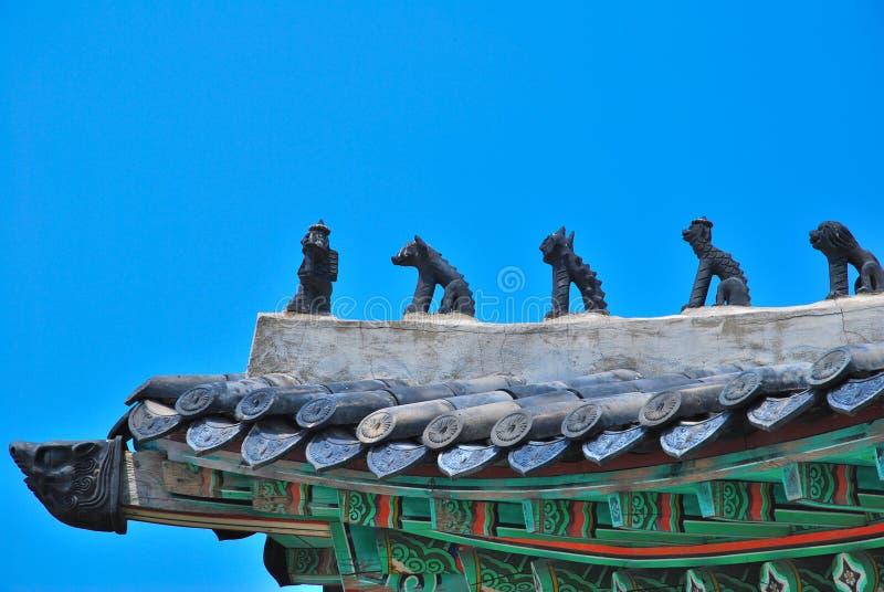 Animal statues on temple roof