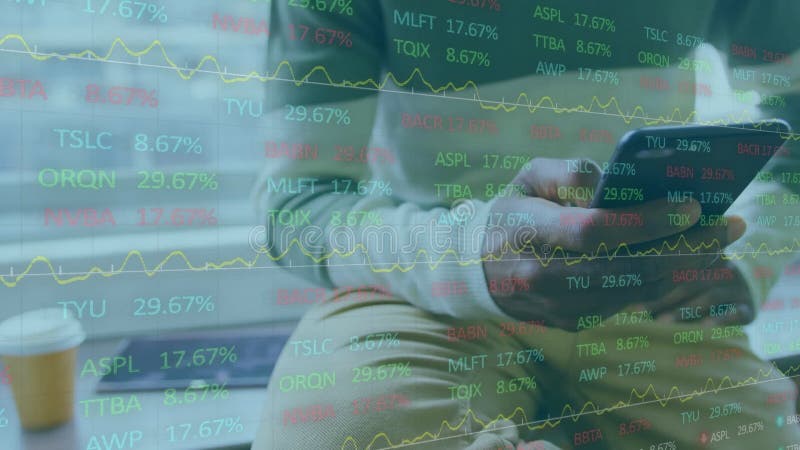 Animation d'homme d'affaires utilisant un smartphone dans un bureau avec traitement de données financières. illustration libre de droits