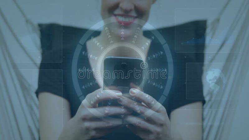 Animation de l'analyse de portée sur une femme caucasienne heureuse utilisant smartphone illustration stock