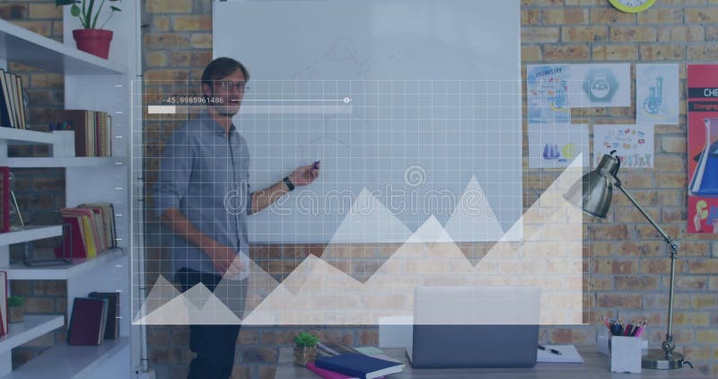 Animation de statistiques et traitement de données sur un professeur mâle caucasien banque de vidéos