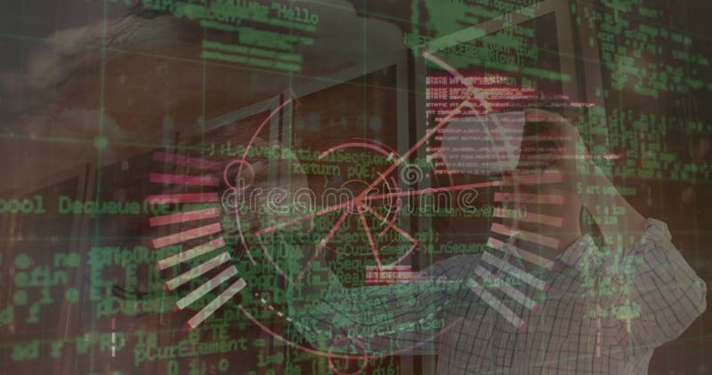 Animation des Rundscanners und Datenverarbeitung gegenüber Kaukasiern, die im Büro einen Headset tragen stock video footage