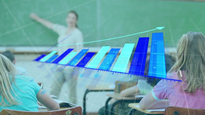 Animation du traitement des données et diagramme sur divers enfants de l'école apprenant en classe banque de vidéos