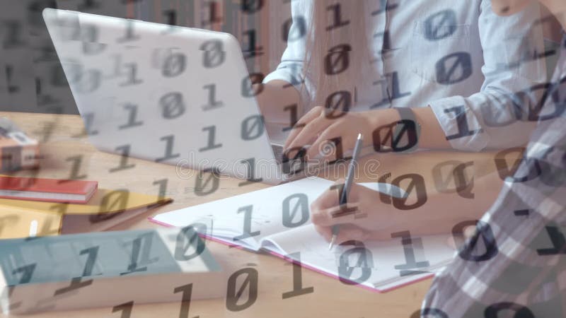 Animation numérique de l'informatique de codage binaire à l'encontre de la personne à l'aide de l'ordinateur portable illustration libre de droits
