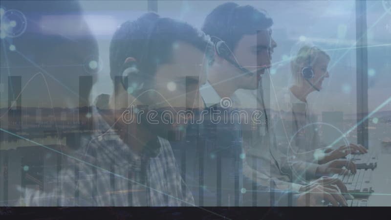 Animazione dell'elaborazione di dati su imprenditori caucasici in ufficio royalty illustrazione gratis