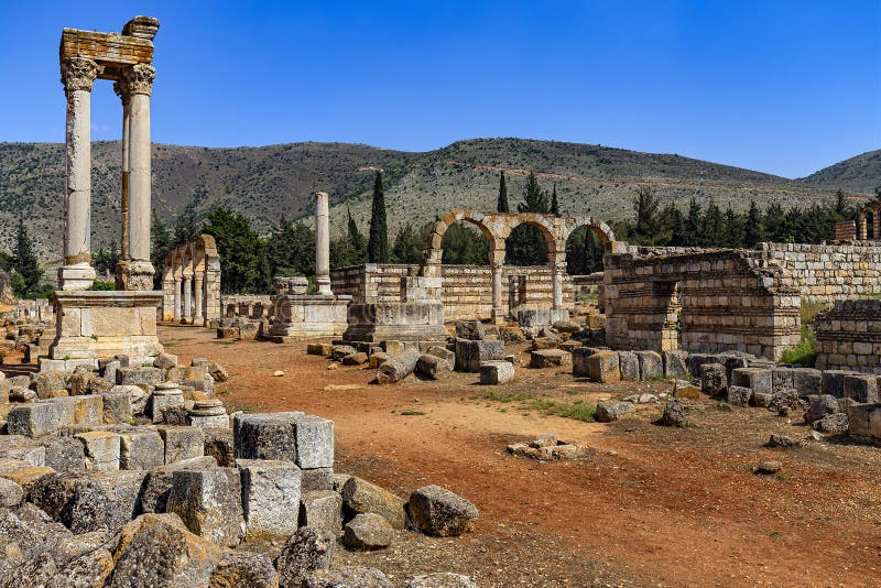 Decumanus Maximus Street in Timgad Stock Photo - Image of marble ...