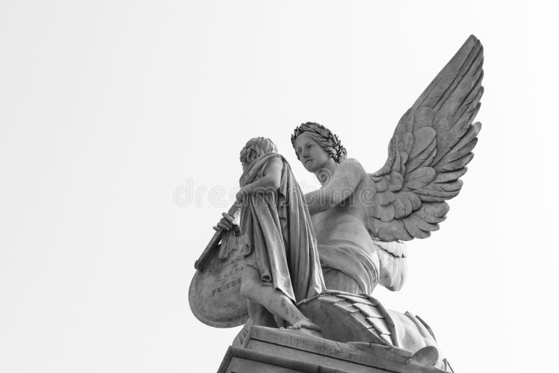 Anjo na ponte em Berlim fotos de stock royalty free Anjo na ponte em Berlim fotos de stock royalty free