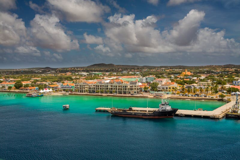 Ankomma på Kralendijk, Bonaire royaltyfri fotografi Ankomma på Kralendijk, Bonaire royaltyfri fotografi