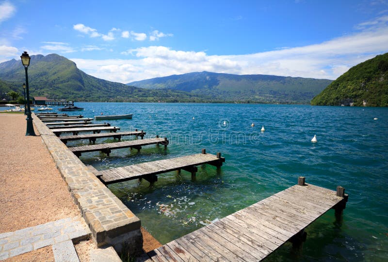 Annecy lake, wooden pontoons andlanding stage in Veyrier-du-lac. royalty free stock images Annecy lake, wooden pontoons andlanding stage in Veyrier-du-lac. royalty free stock images