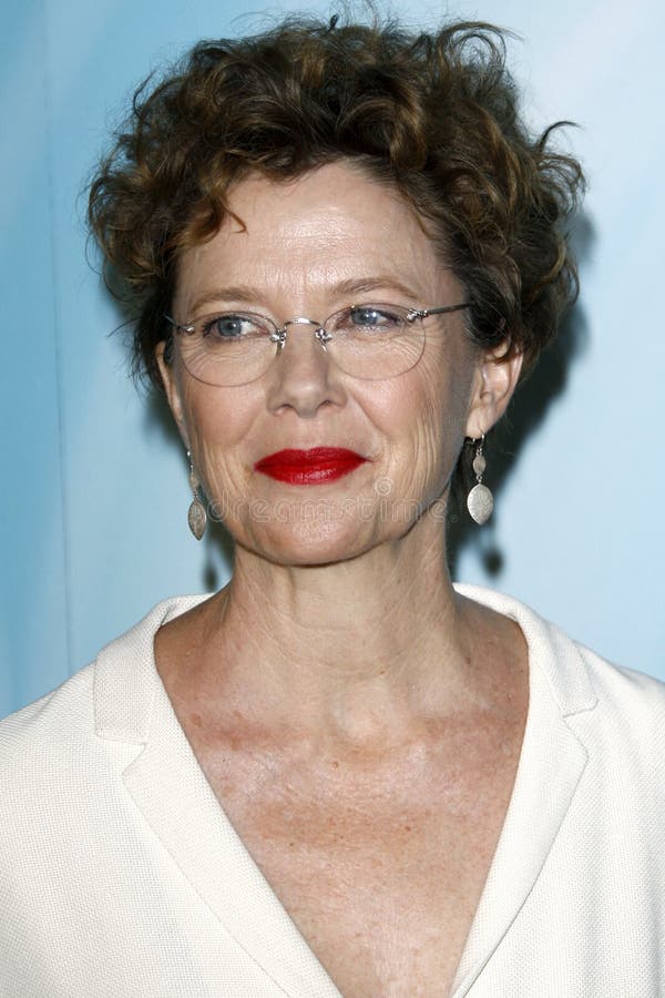 LOS ANGELES - JUN 16: Annette Bening arriving at the 2011 Women In Film Crystal + Lucy Awards at Beverly Hilton Hotel on June 16, 2011 in Beverly Hills, CA