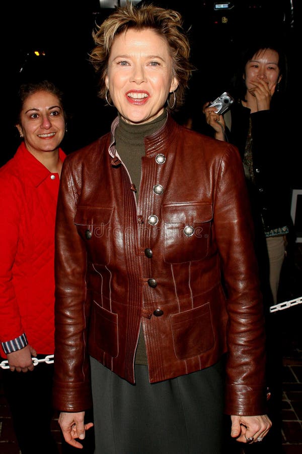 Annette Bening at the Annette Bening Tribute and Montecito Award Presentation at the 20th Santa Barbara International Film Festival, Lobero Theatre, Santa Barbara, CA. 01-29-05